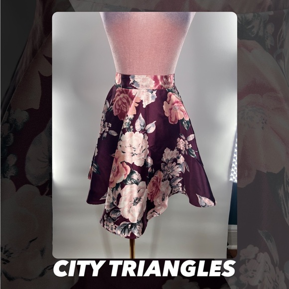 City Triangles Dresses & Skirts - EUC City Triangles Floral Print Mini Skirt